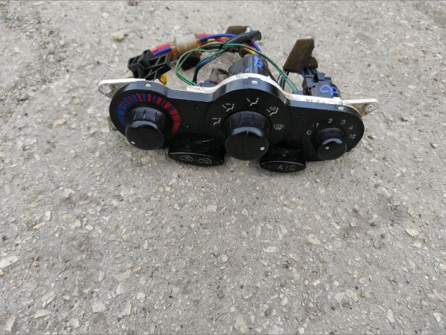 bontott HYUNDAI COUPE Fűtéskapcsoló (manuális klímás)