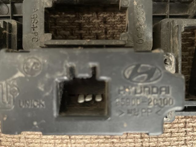 bontott HYUNDAI COUPE Fűtéskapcsoló (manuális klímás)