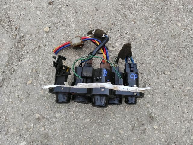 bontott HYUNDAI COUPE Fűtéskapcsoló (manuális klímás)