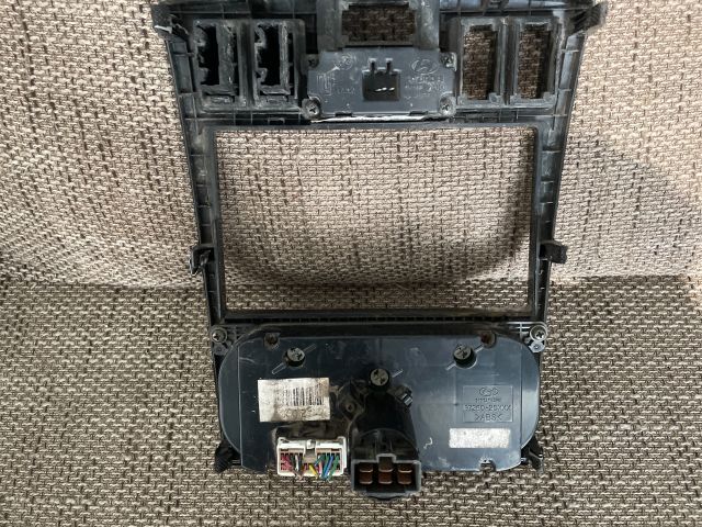 bontott HYUNDAI COUPE Fűtéskapcsoló (manuális klímás)