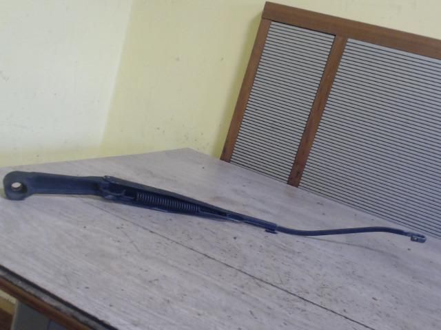 bontott HYUNDAI COUPE Jobb első Ablaktörlő Kar