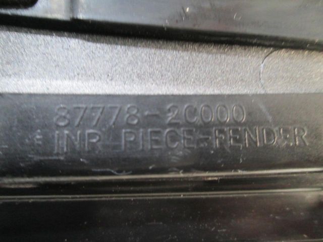 bontott HYUNDAI COUPE Jobb első Sárvédő Díszléc