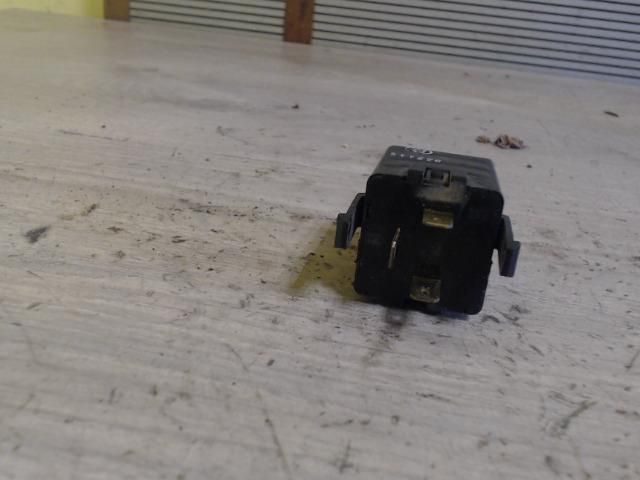 bontott HYUNDAI COUPE Relé