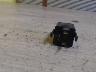 bontott HYUNDAI COUPE Relé