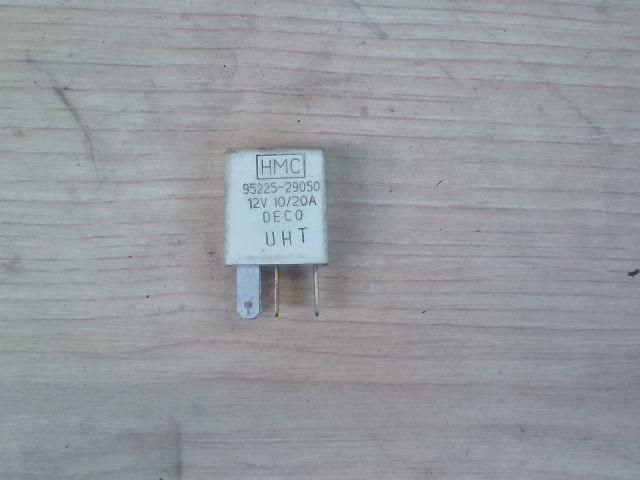 bontott HYUNDAI COUPE Relé