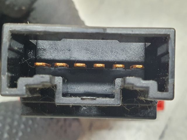 bontott HYUNDAI COUPE Vészvillogó Kapcsoló