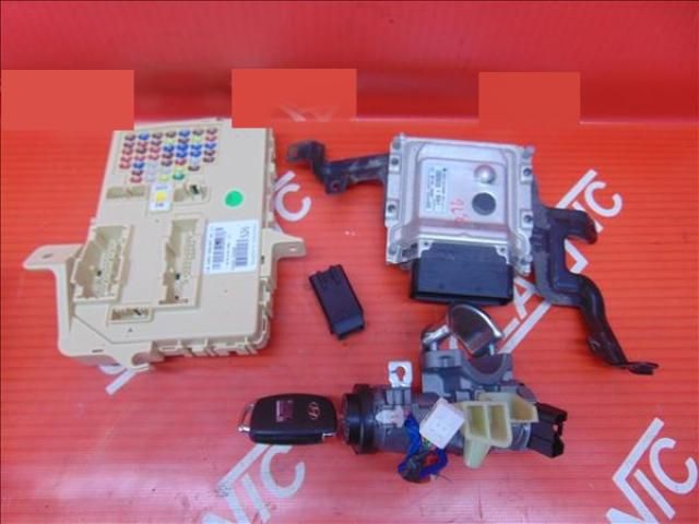 bontott HYUNDAI ELANTRA Motorvezérlő