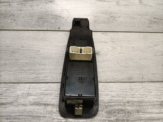 bontott HYUNDAI ELANTRA Ablakemelő Kapcsoló Négyes / Kettes