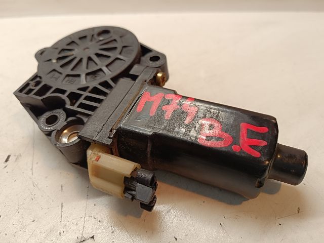 bontott HYUNDAI ELANTRA Bal első Ablakemelő Motor