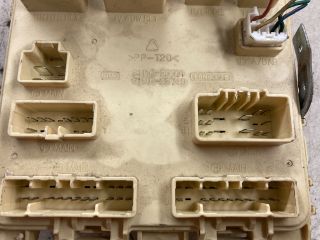 bontott HYUNDAI ELANTRA Biztosítéktábla Doboz