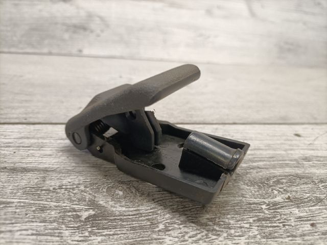 bontott HYUNDAI ELANTRA Csomagtér Nyitó Kar / Gomb