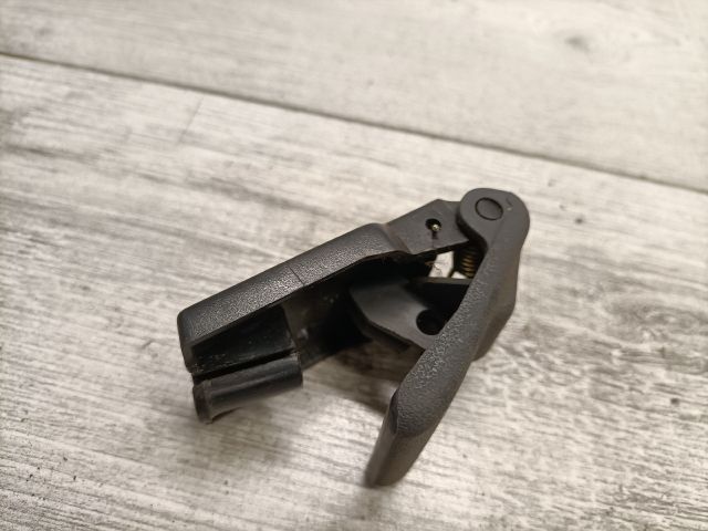 bontott HYUNDAI ELANTRA Csomagtér Nyitó Kar / Gomb