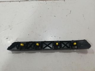 bontott HYUNDAI ELANTRA Hátsó középső Lökhárító Tartó (Műanyag)