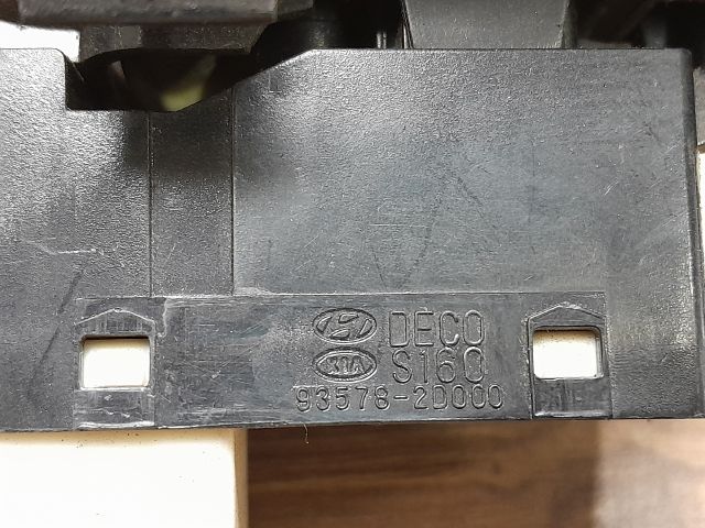 bontott HYUNDAI ELANTRA Jobb első Ablakemelő Kapcsoló