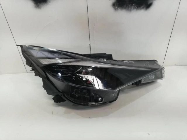 bontott HYUNDAI ELANTRA Jobb Fényszóró