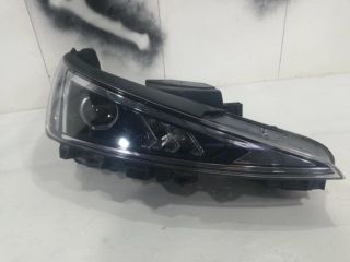 bontott HYUNDAI ELANTRA Jobb Fényszóró
