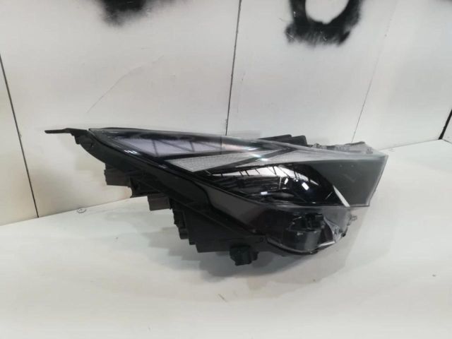 bontott HYUNDAI ELANTRA Jobb Fényszóró