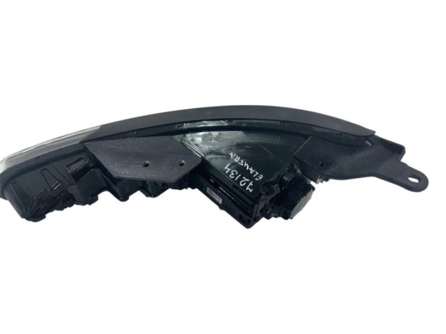 bontott HYUNDAI ELANTRA Jobb Fényszóró