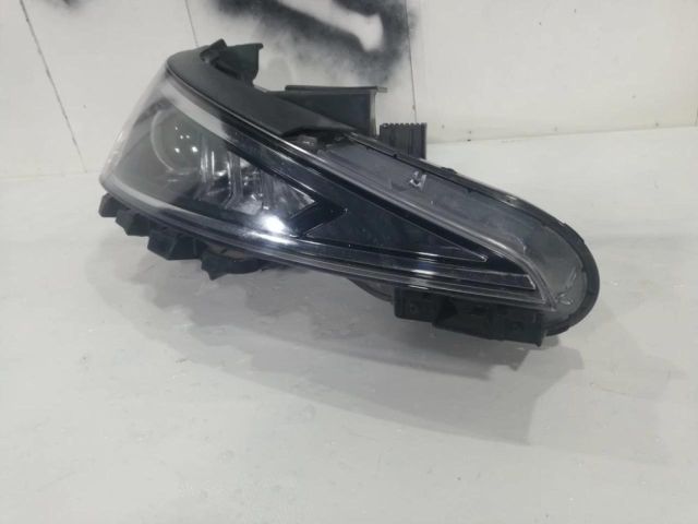 bontott HYUNDAI ELANTRA Jobb Fényszóró