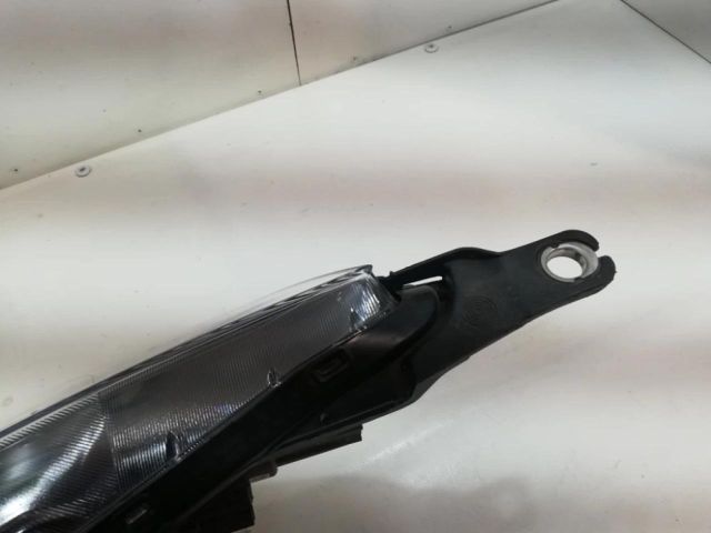 bontott HYUNDAI ELANTRA Jobb Fényszóró