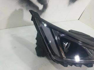 bontott HYUNDAI ELANTRA Jobb Fényszóró