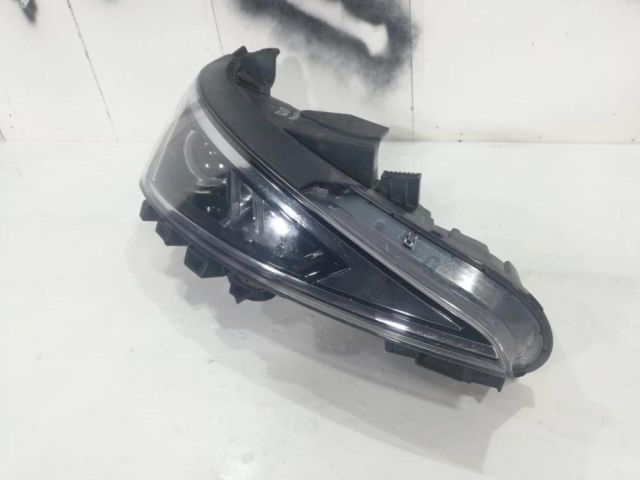 bontott HYUNDAI ELANTRA Jobb Fényszóró