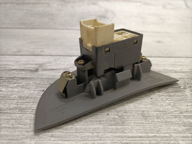 bontott HYUNDAI ELANTRA Jobb hátsó Ablakemelő Kapcsoló