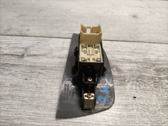 bontott HYUNDAI ELANTRA Jobb hátsó Ablakemelő Kapcsoló