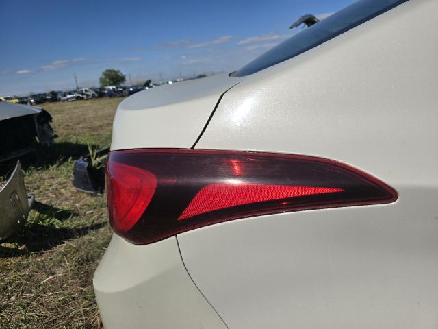 bontott HYUNDAI ELANTRA Jobb Külső Hátsó Lámpa