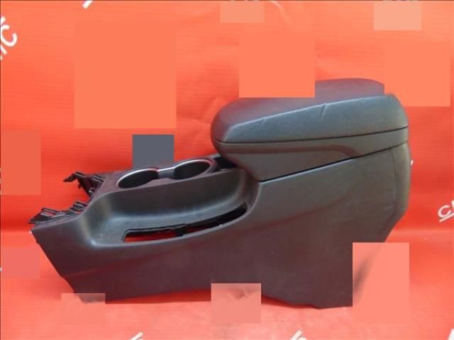 bontott HYUNDAI ELANTRA Könyöklő