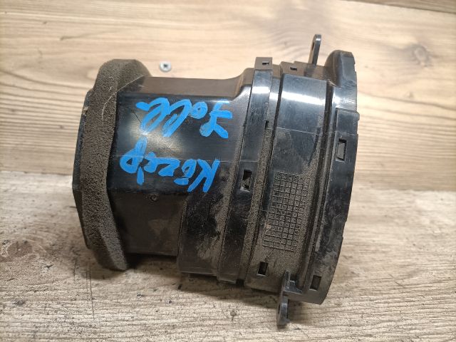 bontott HYUNDAI ELANTRA Középső Jobb Szellőző