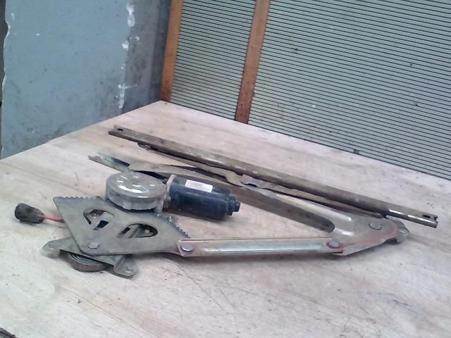 bontott HYUNDAI GALLOPER Bal első Ablakemelő Szerkezet (Elektromos)