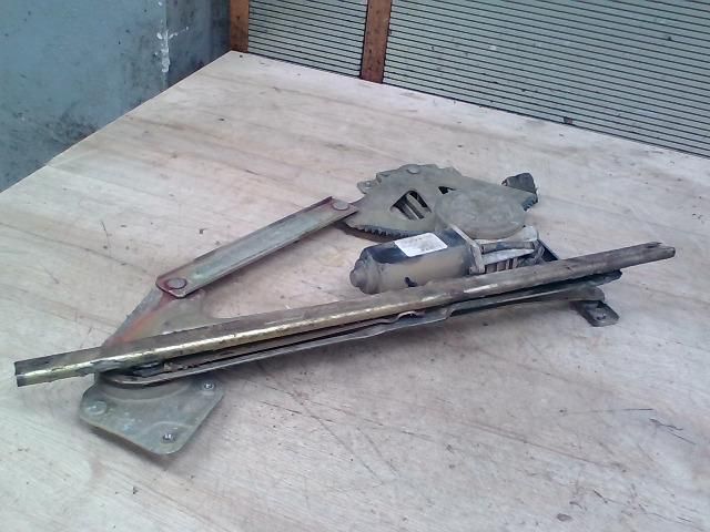 bontott HYUNDAI GALLOPER Bal első Ablakemelő Szerkezet (Elektromos)