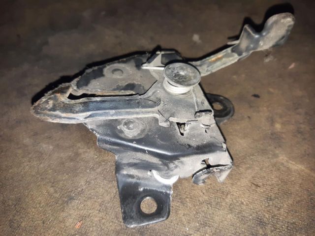 bontott HYUNDAI GALLOPER Motorháztető Zárszerkezet