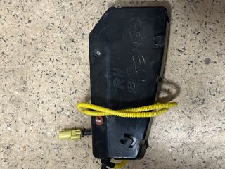 bontott HYUNDAI GENESIS Jobb Függönylégzsák és Oldallégzsák