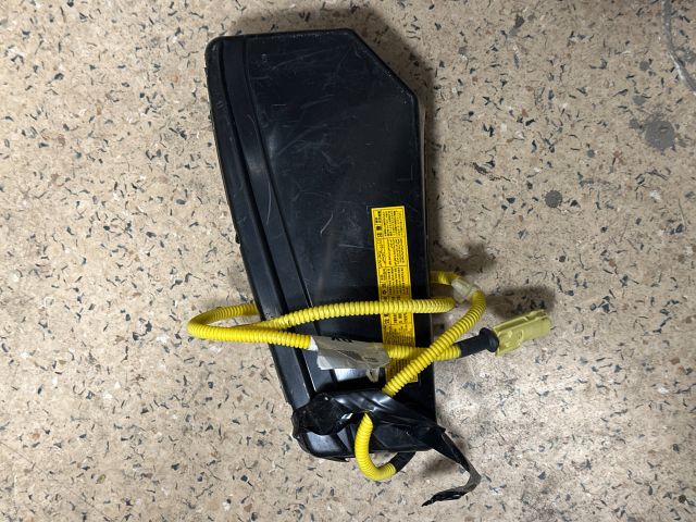 bontott HYUNDAI GENESIS Jobb Függönylégzsák és Oldallégzsák