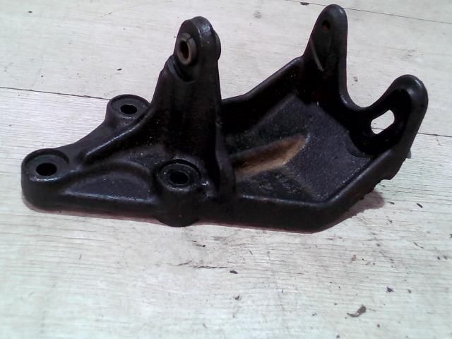 bontott HYUNDAI GETZ Szervó Tartó Bak (Magában)