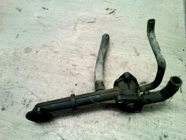 bontott HYUNDAI GETZ Termosztátház Csővel