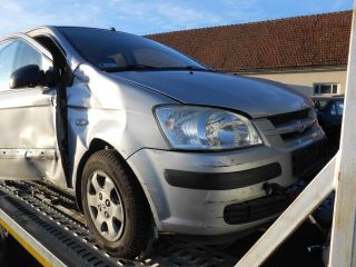 bontott HYUNDAI GETZ Bal első Féknyereg Munkahengerrel