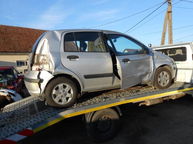 bontott HYUNDAI GETZ Jobb első Féknyereg Munkahengerrel