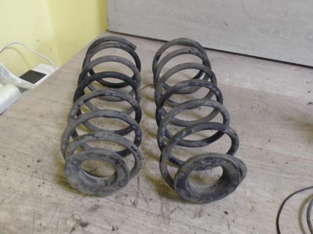 bontott HYUNDAI GETZ Hátsó Rugó Pár