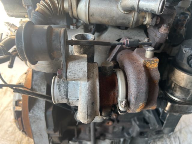 bontott HYUNDAI GETZ Motor (Fűzött blokk hengerfejjel)