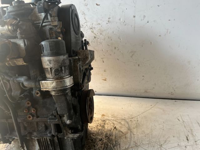 bontott HYUNDAI GETZ Motor (Fűzött blokk hengerfejjel)