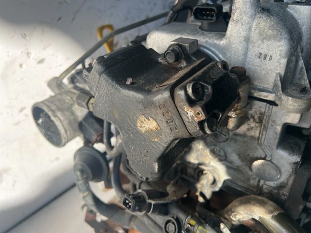 bontott HYUNDAI GETZ Motor (Fűzött blokk hengerfejjel)