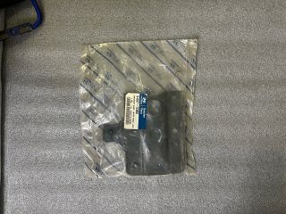 bontott HYUNDAI GETZ Akkumulátor Tartó