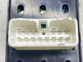 bontott HYUNDAI GETZ Bal első Ablakemelő Kapcsoló