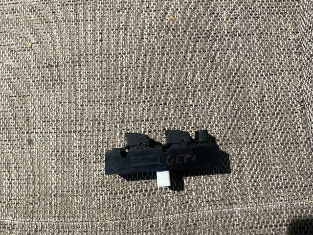 bontott HYUNDAI GETZ Bal első Ablakemelő Kapcsoló