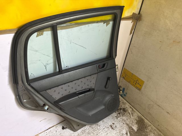 bontott HYUNDAI GETZ Bal hátsó Ajtó (Részeivel)