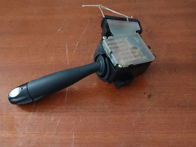 bontott HYUNDAI GETZ Bal Kormánykapcsoló Irányjelző