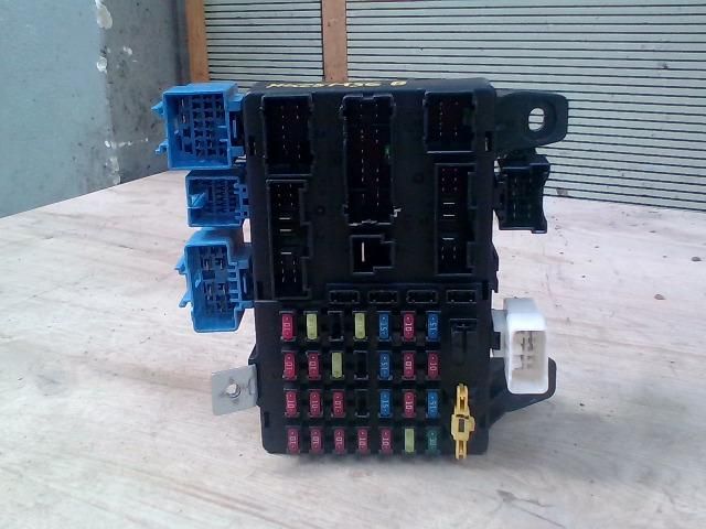 bontott HYUNDAI GETZ Biztosítéktábla Utastér